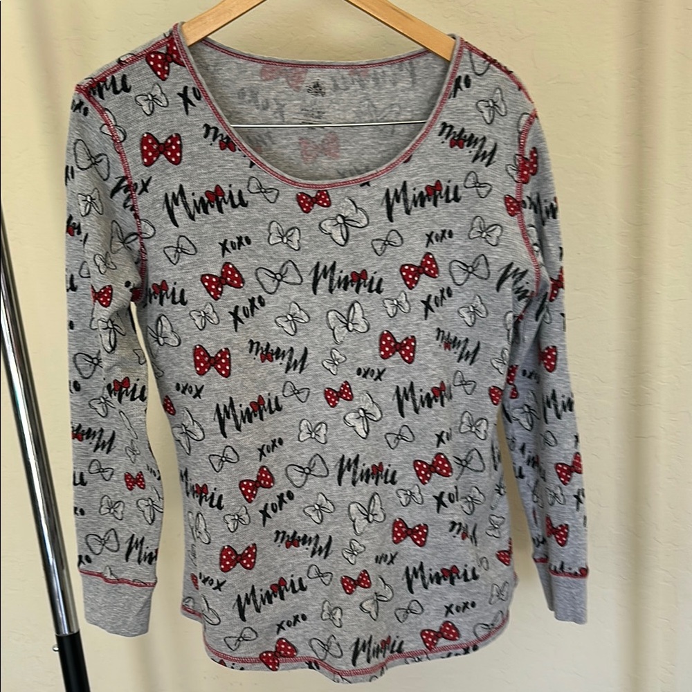 Disney Store women’s Large Gray Long Sleeve thermal Minnie Mouse with Red Bow